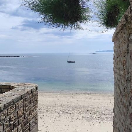 Chez Louisette Centre Ville Et Plages A Pied! كونكارنو المظهر الخارجي الصورة