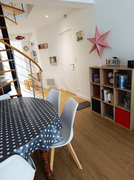 Chez Louisette Centre Ville Et Plages A Pied! كونكارنو المظهر الخارجي الصورة